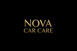Nova Car Care in Matt goldener Schrift , mit schwarzem Hintergrund , ohne extras